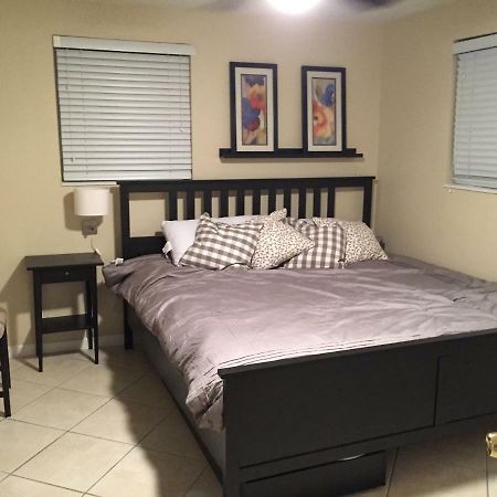 Modern 2/1 Apt Near Midtown And Beaches 마이애미 외부 사진