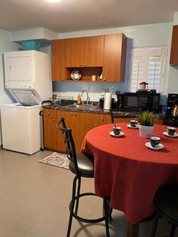 Modern 2/1 Apt Near Midtown And Beaches 마이애미 외부 사진