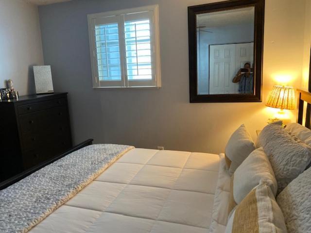 Modern 2/1 Apt Near Midtown And Beaches 마이애미 외부 사진