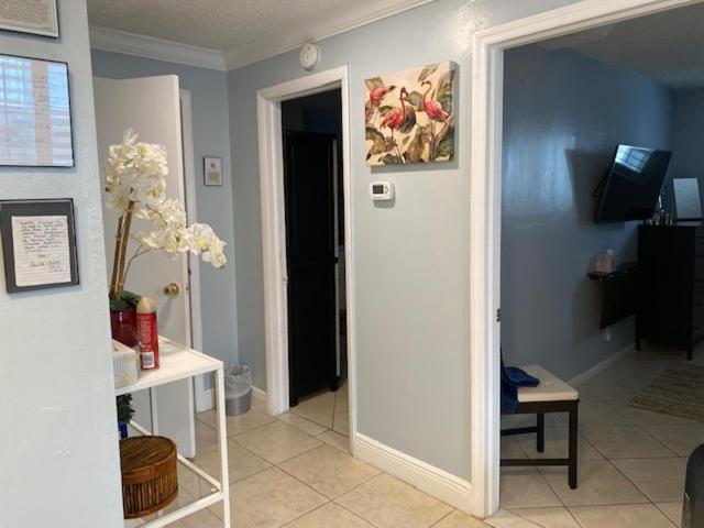 Modern 2/1 Apt Near Midtown And Beaches 마이애미 외부 사진
