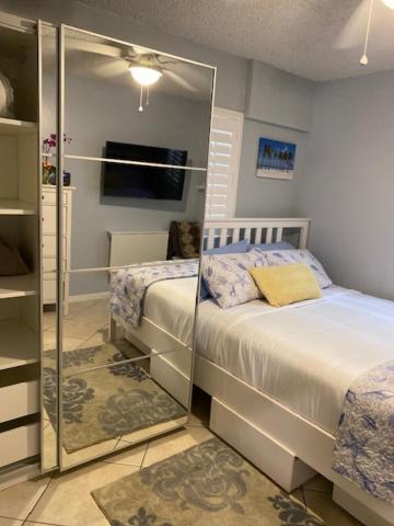 Modern 2/1 Apt Near Midtown And Beaches 마이애미 외부 사진
